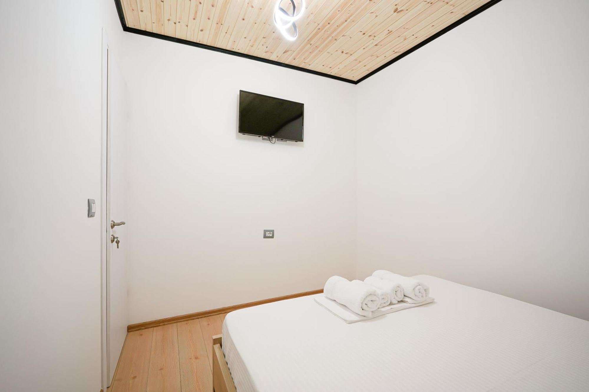 Ora Apartments Gjirokaster Luaran gambar