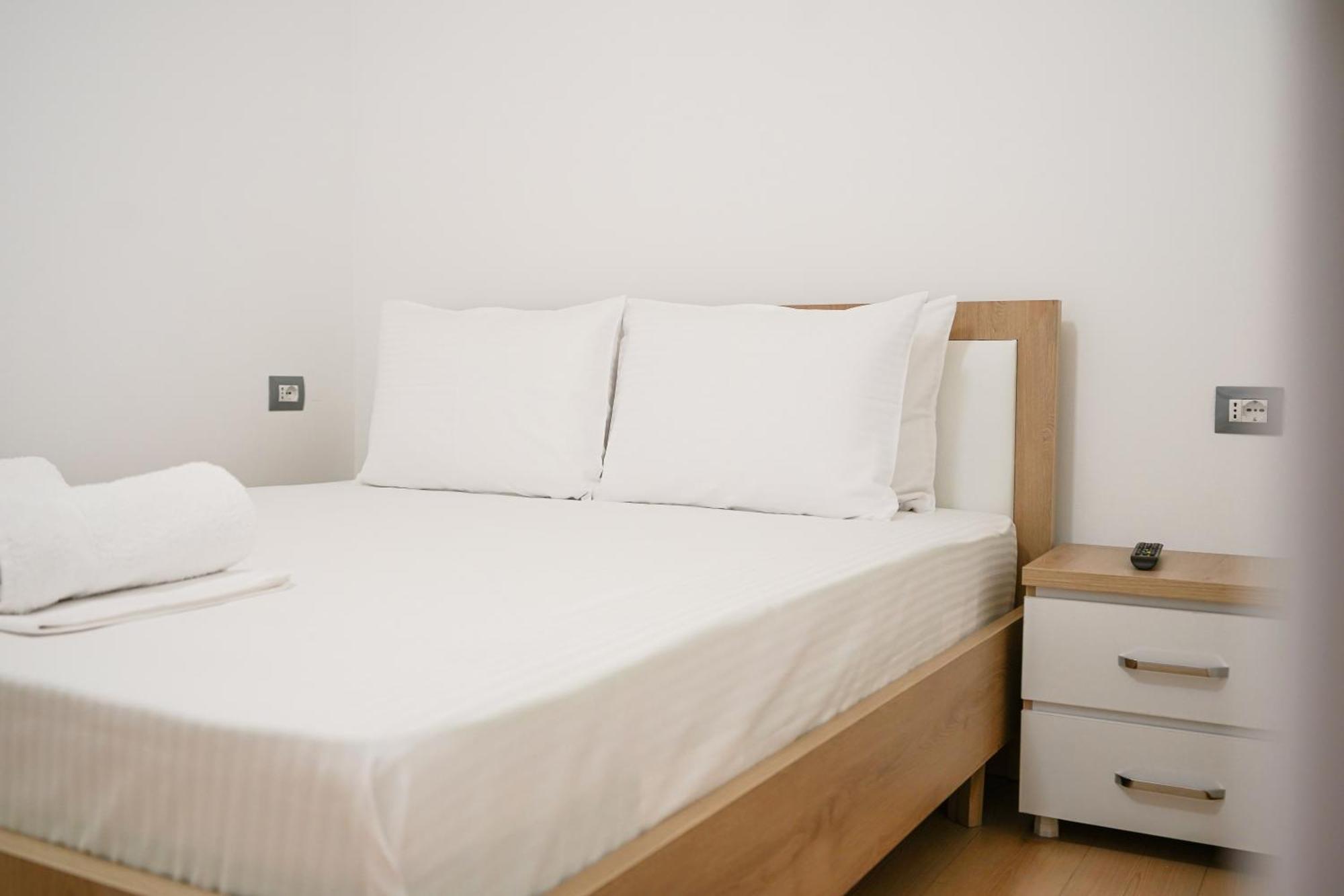 Ora Apartments Gjirokaster Luaran gambar